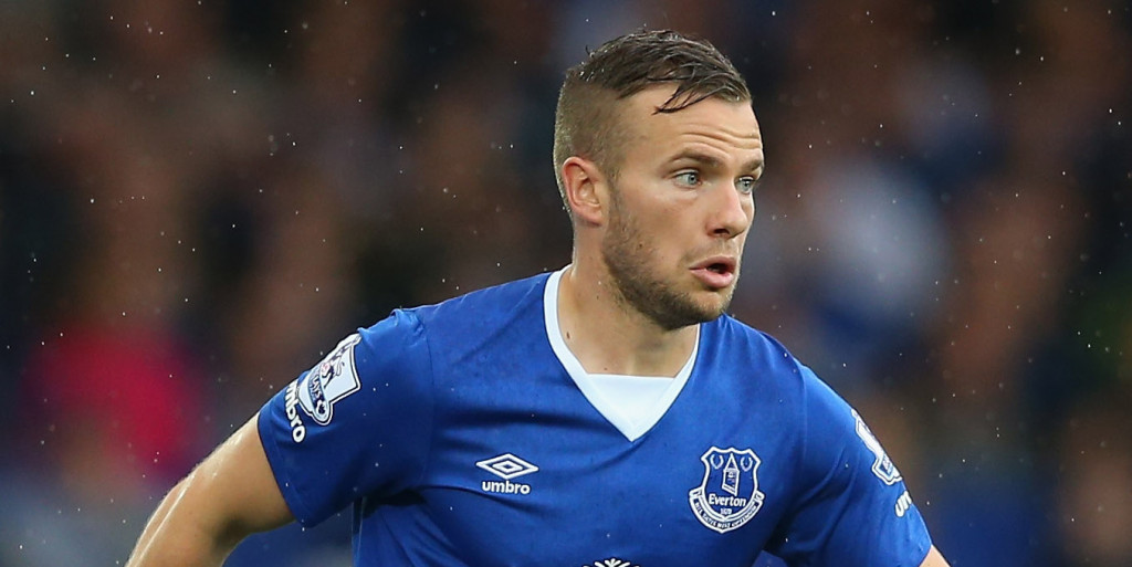 Martinez hoping for Cleverley return this weekend