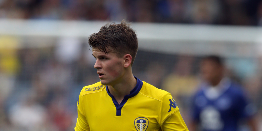 Everton target free to leave Leeds