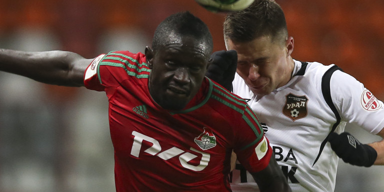 Everton sign Niasse