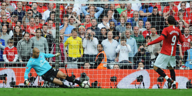 Four goalkeepers who could replace Tim Howard