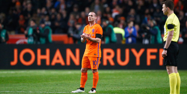 Everton line up shock deal for Sneijder