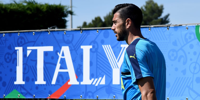 Everton hold talks with agent of Italy star