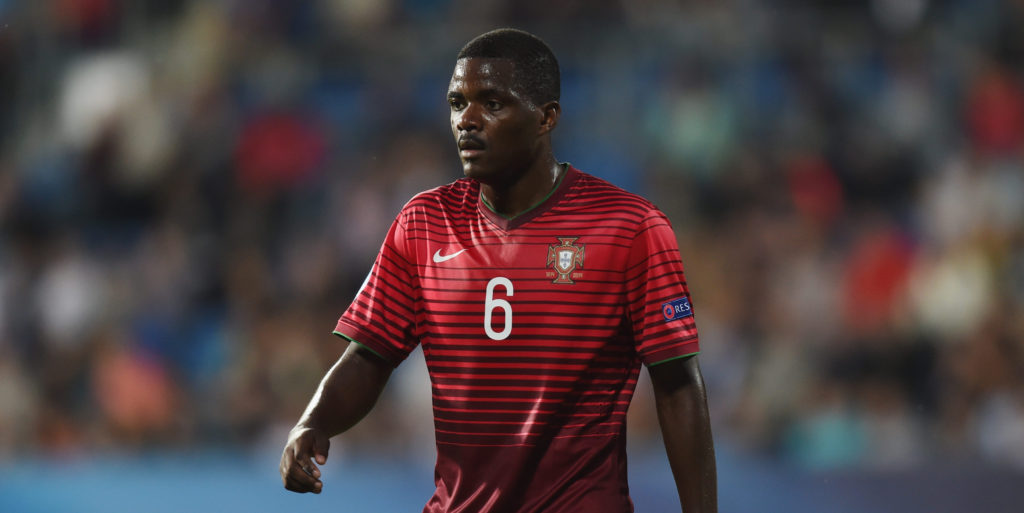 Everton eying move for William Carvalho