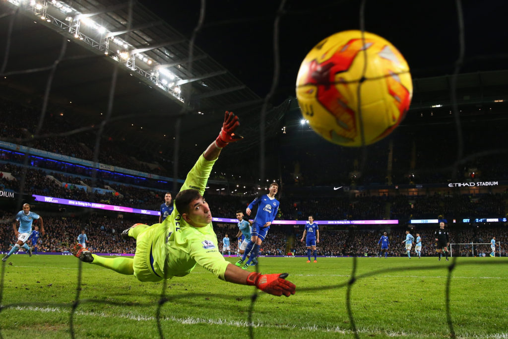 Three Premier League goalkeepers Everton sign