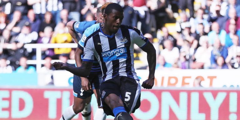 Everton in contact with Newcastle over Wijnaldum