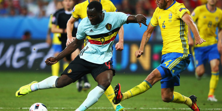 Chelsea improves bid for Romelu Lukaku