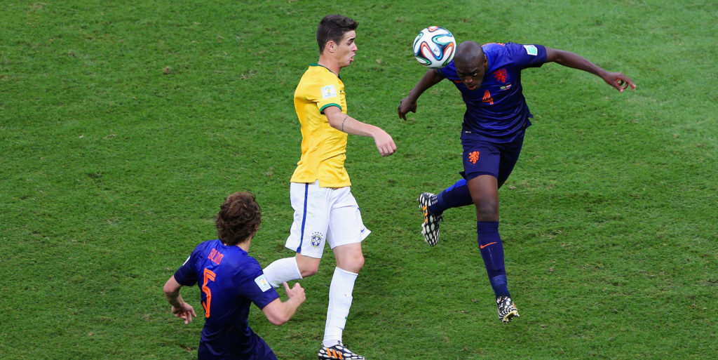 Martins Indi in England as Everton look to seal deal