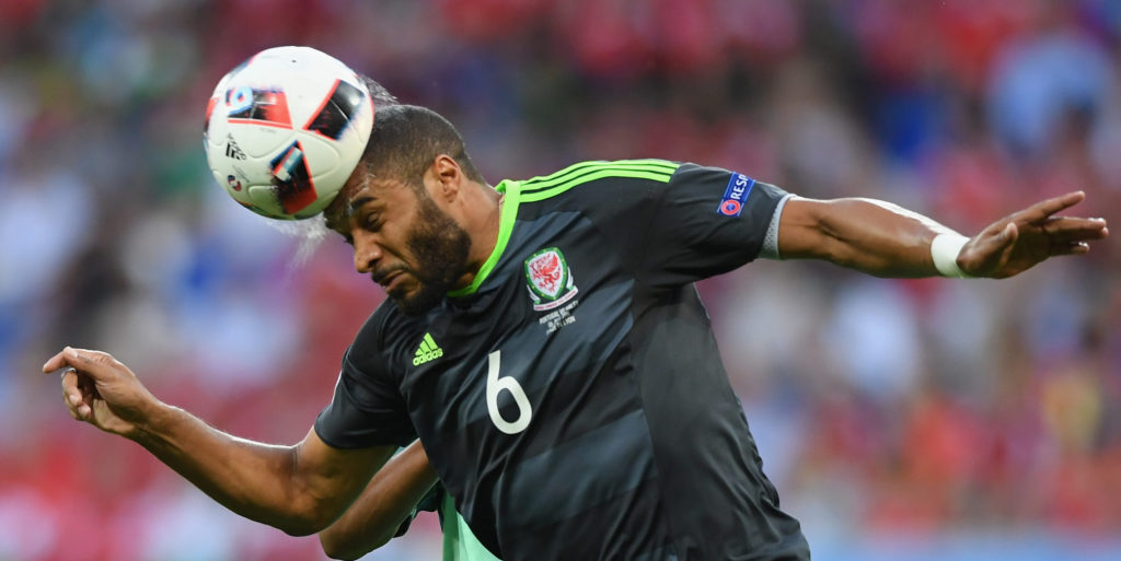 Ashley Williams to join Everton within 48 hours
