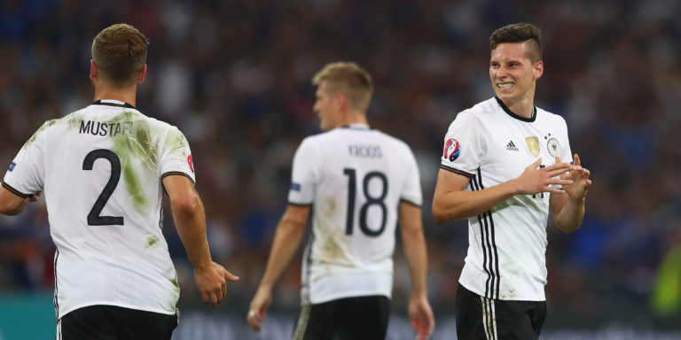 Everton make move for Julian Draxler