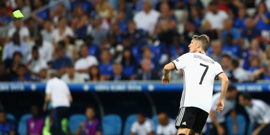 Everton weighing up loan move for Schweinsteiger