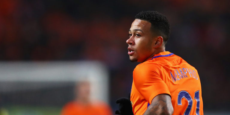 Everton target Depay keen on permanent Premier League stay