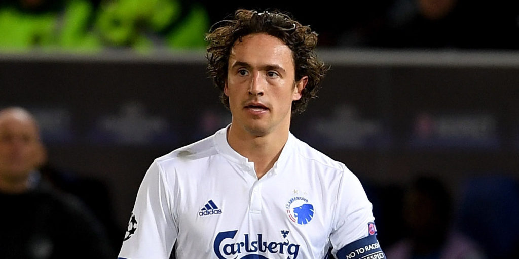 Everton look to sign Danish midfielder