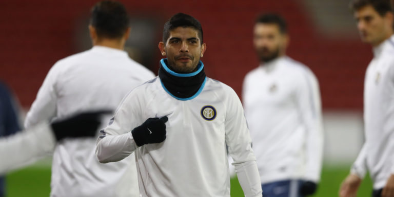 Everton in talks over Ever Banega transfer