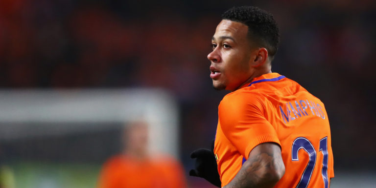 Everton close to signing Memphis Depay