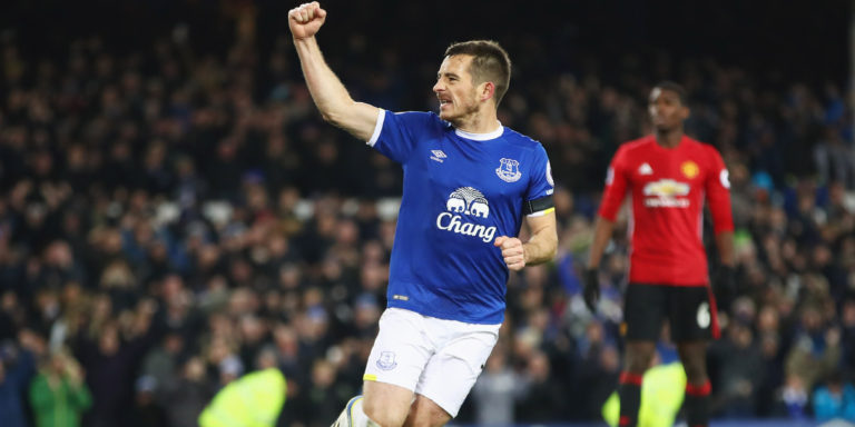 Key trio sign new deals