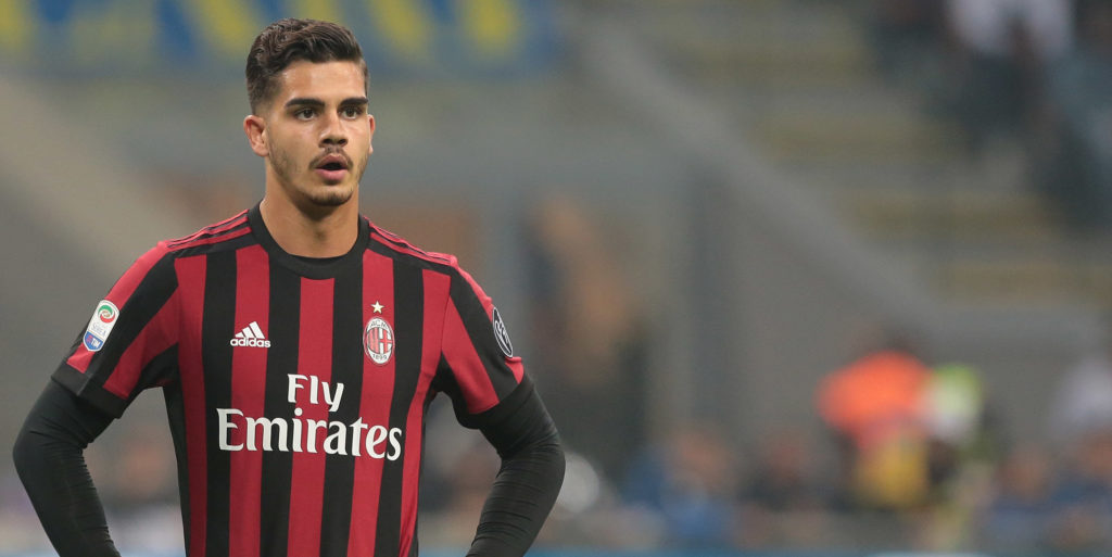Everton target Silva set to stay at Milan