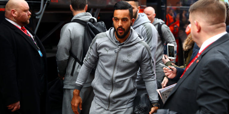 Everton to complete Walcott deal this week