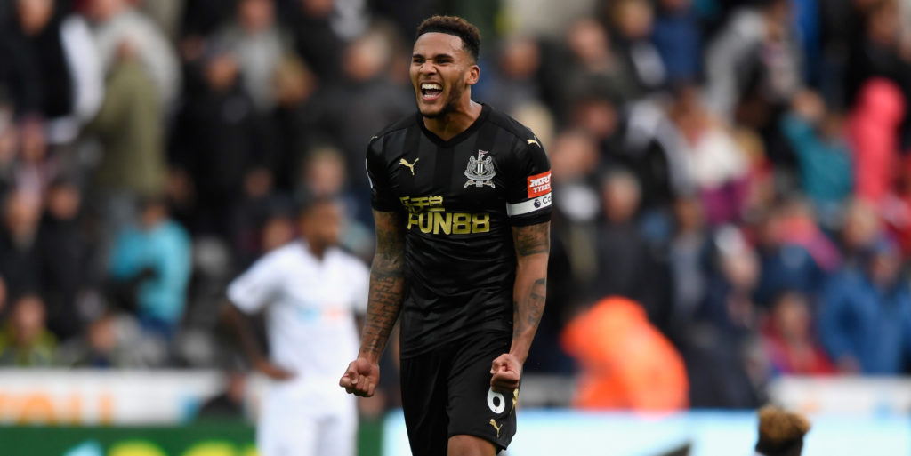Everton keeping tabs on Newcastle defender