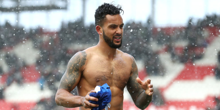 Walcott singles out Everton star for praise