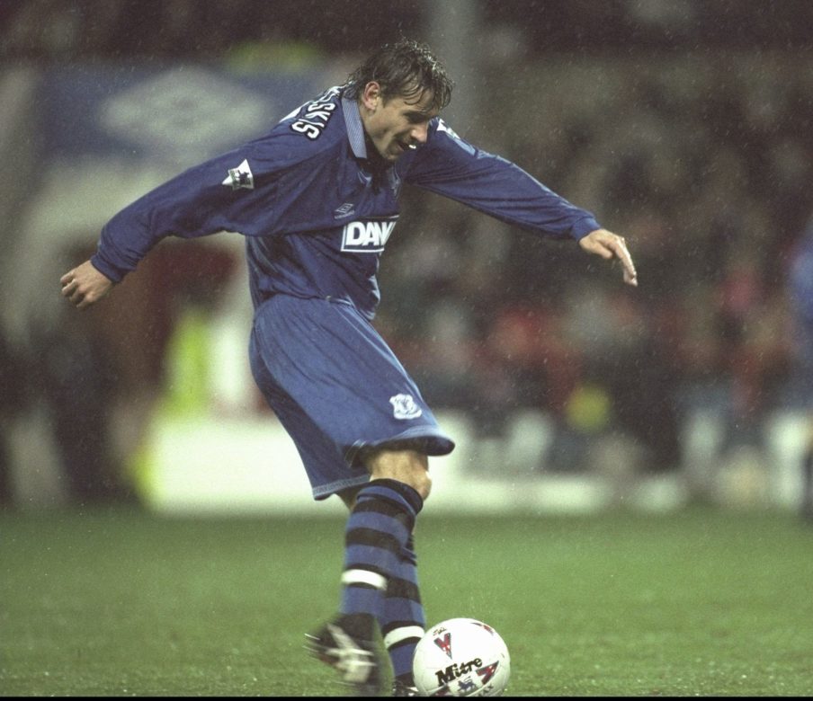 Andrei Kanchelskis of Everton in action Clive Brunskill/Getty Images Sport