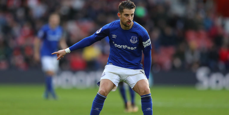 Winger wants to complete £5m Everton transfer but club block move