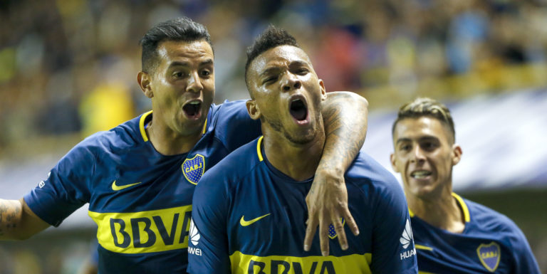 Everton close to signing Colombian international left back