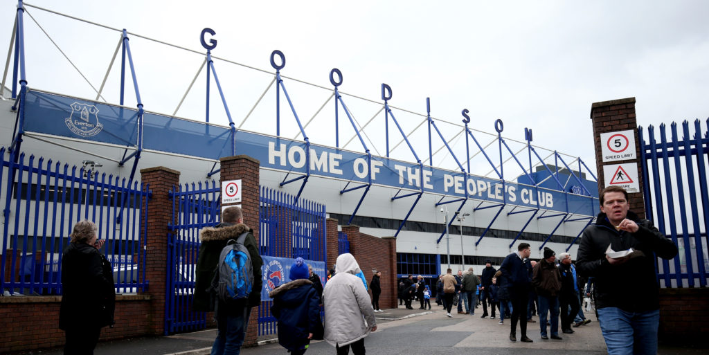 Everton and Tottenham to battle for midfielder