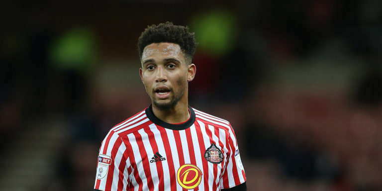 Everton defender wants loan move