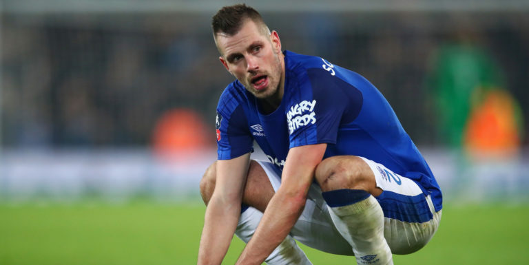 Everton tell midfielder to find a new club this summer