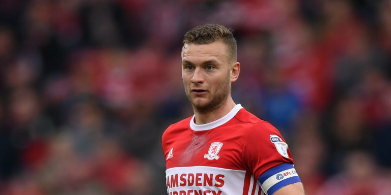 Everton eyeing move for central defender