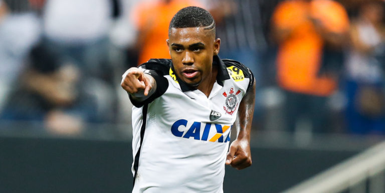 Everton in advanced talks to sign £30m forward