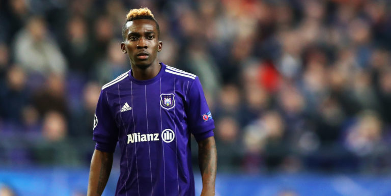Digne undergoing medical, Everton make approach for Lea-Silki and more: Everton News Round-Up