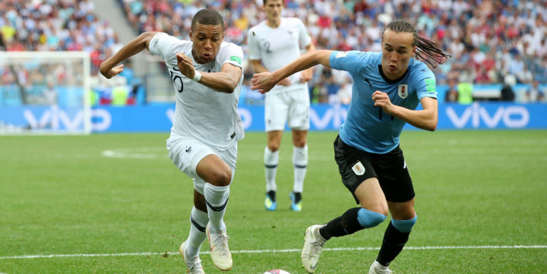 Everton considering €20m move for Uruguay international