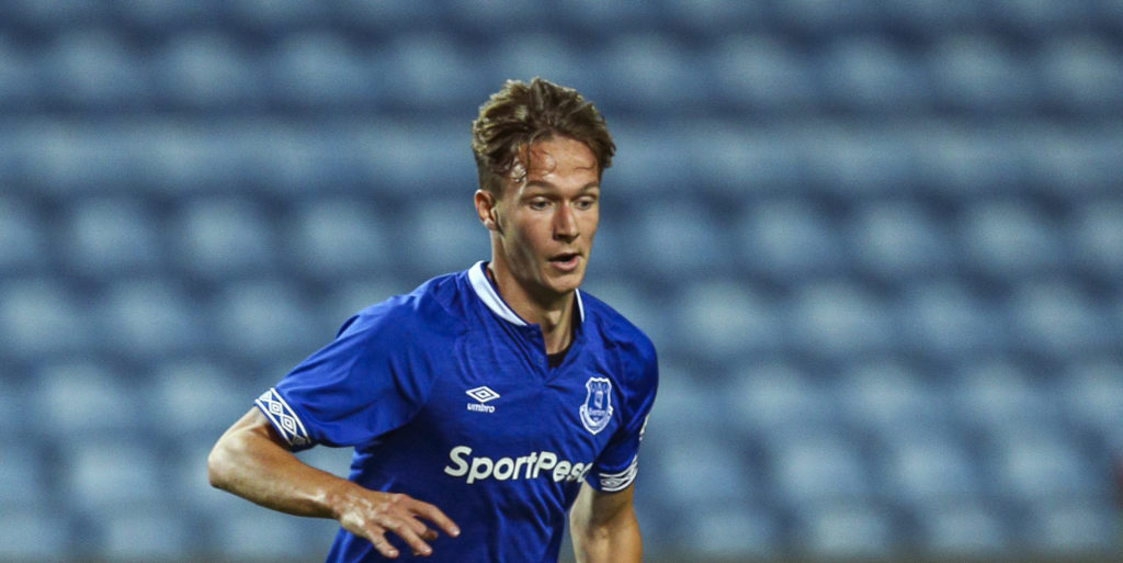 Dowell pens new contract at Everton