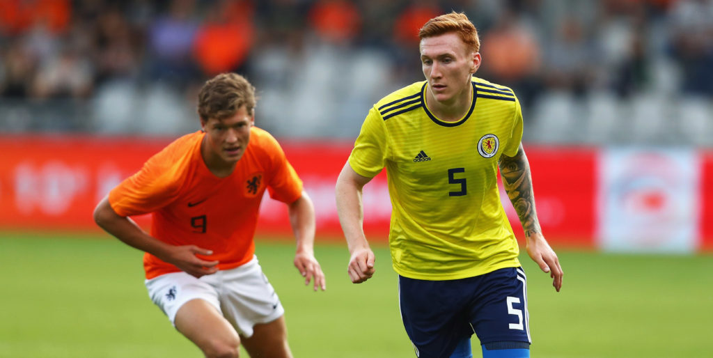 Everton linked with move to sign Hamburg’s David Bates