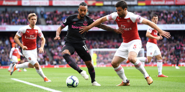 Silva defends Walcott amid fan criticism