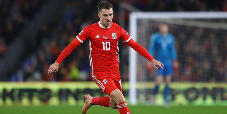 Everton considering Ramsey approach but are waiting for Arsenal