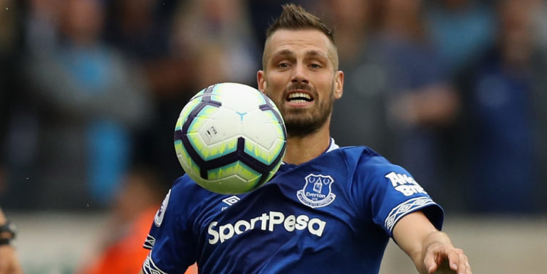 Schneiderlin may return against Newcastle