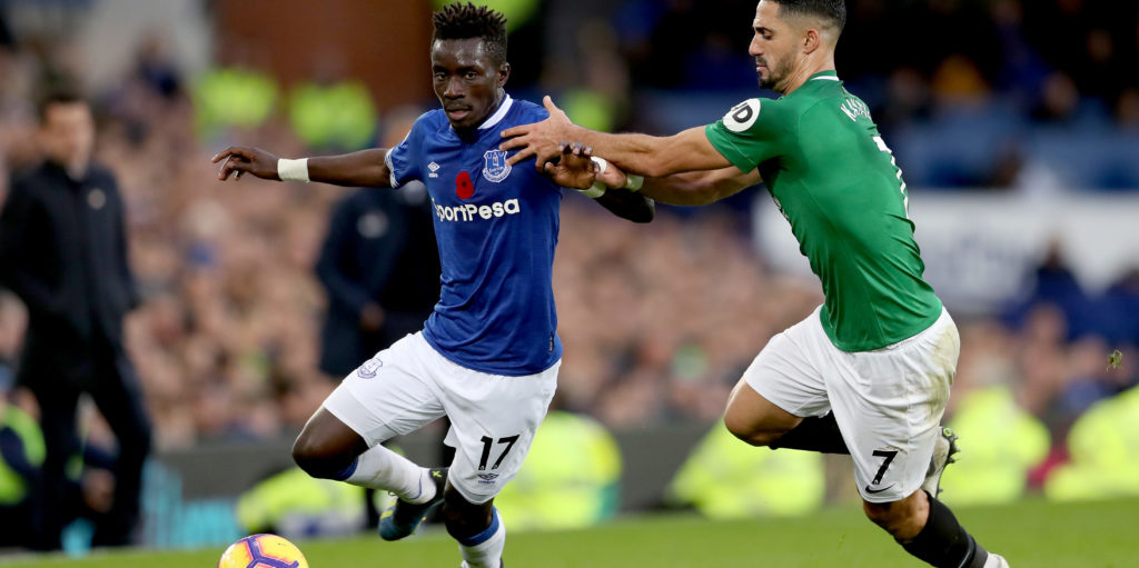 Everton fans frustrated with pundit praising Gana only once he leaves the club