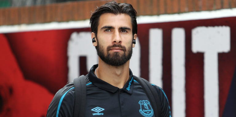 Everton fans despair as Gomes could be out until mid-October