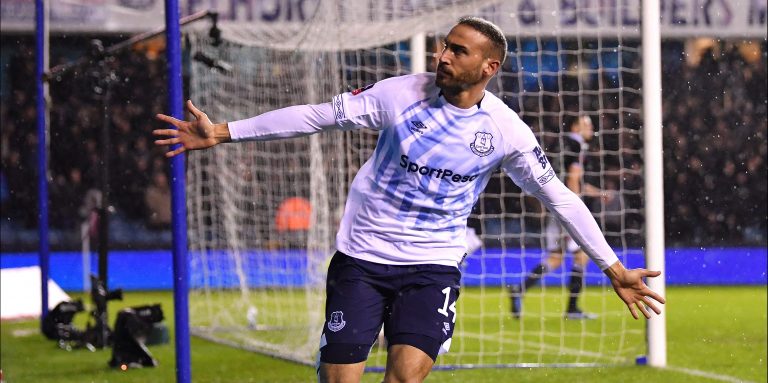 Tosun set to snub Turkish interest to remain in England