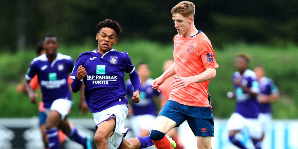 Gordon knows he has “got to take” his chance for Everton