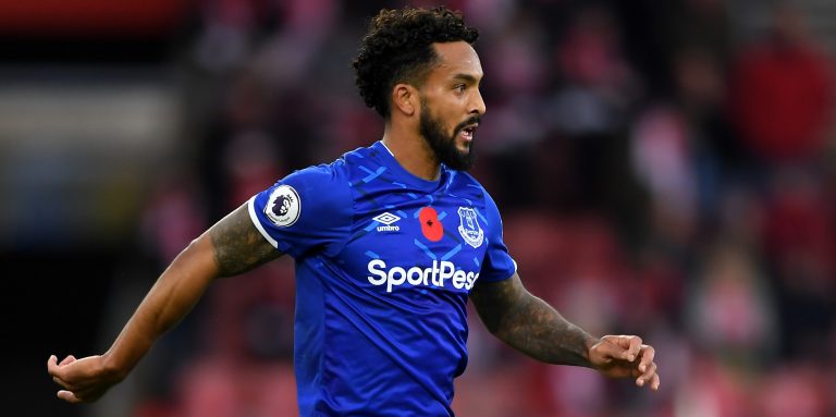 Walcott admits he wants to remain