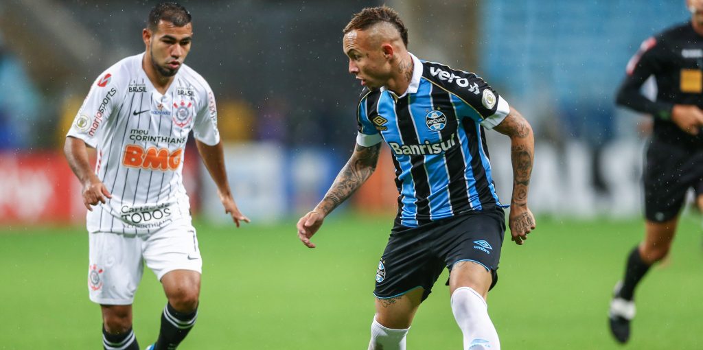 Everton Soares’ agent to fly in for talks with the Toffees