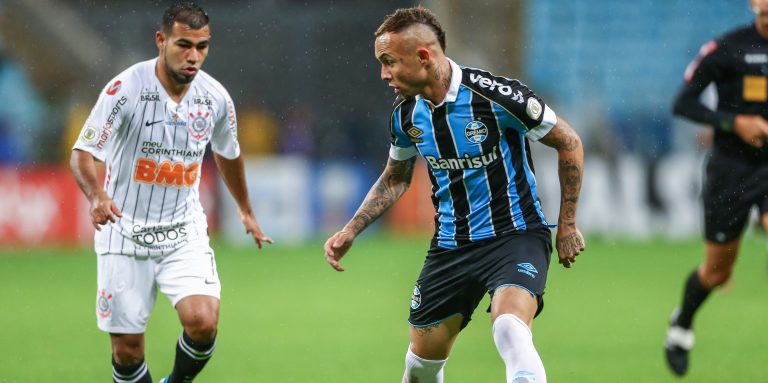 Everton Soares’ agent to fly in for talks with the Toffees
