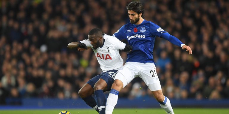 Everton fans are delighted to see Andre Gomes back in training