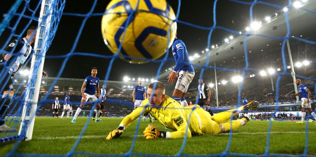Everton fans have had enough of Pickford following consistent poor form