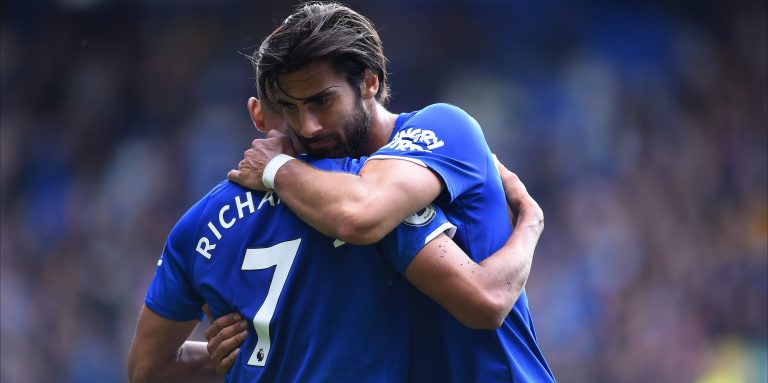 Everton fans react to video showing Andre Gomes back in action