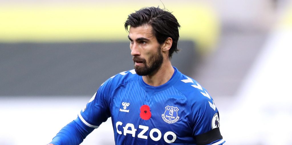Fans slam Andre Gomes’ performance in defeat to Man Utd