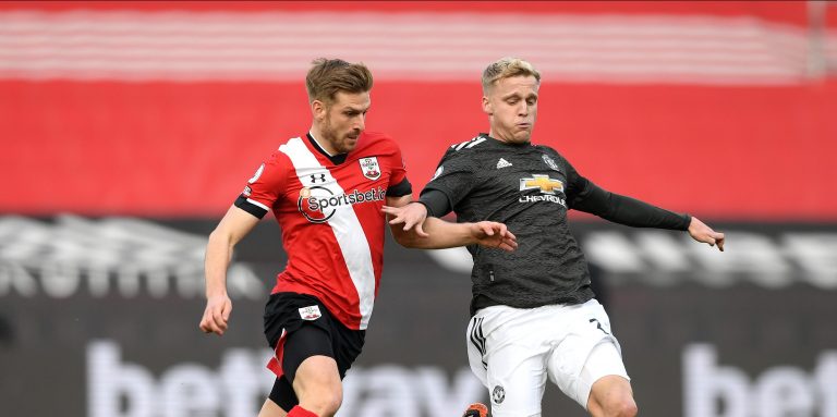 Pundit Takes Unsubtle Swipe at Everton in Criticising Donny van de Beek
